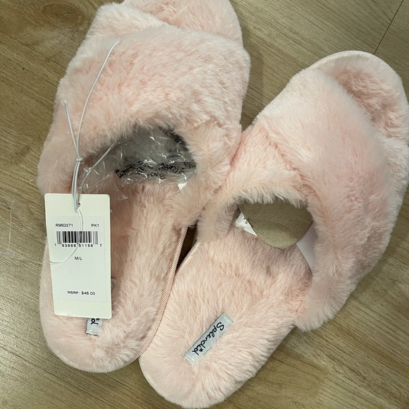 SPLENDID PINK FUZZY SLIPPERS M/L NEW MSRP $48 NWT - Picture 5 of 5